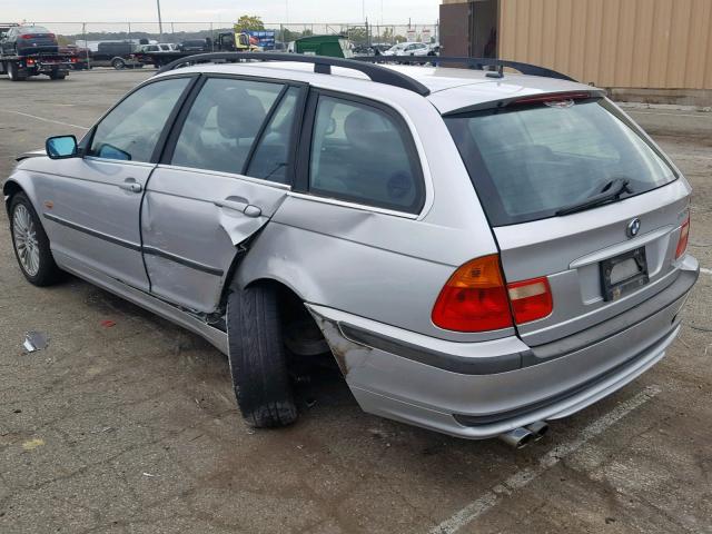 WBAAW33401ET40673 - 2001 BMW 325 IT SILVER photo 3