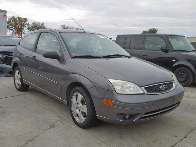 1FAFP31N27W255893 - 2007 FORD FOCUS ZX3 GRAY photo 1