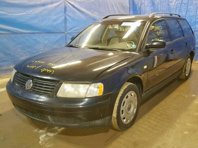 WVWHC63B51E000929 - 2001 VOLKSWAGEN PASSAT GLS BLACK photo 2