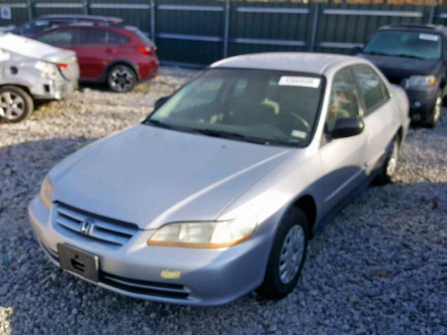 1HGCF86641A087985 - 2001 HONDA ACCORD VAL SILVER photo 2