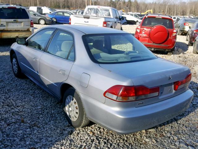 1HGCF86641A087985 - 2001 HONDA ACCORD VAL SILVER photo 3