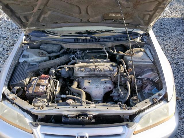 1HGCF86641A087985 - 2001 HONDA ACCORD VAL SILVER photo 7