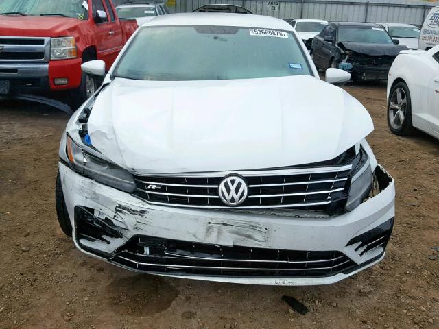 1VWDT7A37HC073447 - 2017 VOLKSWAGEN PASSAT R-L WHITE photo 7