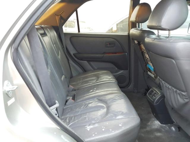 JT6HF10U0Y0125447 - 2000 LEXUS RX 300 SILVER photo 6