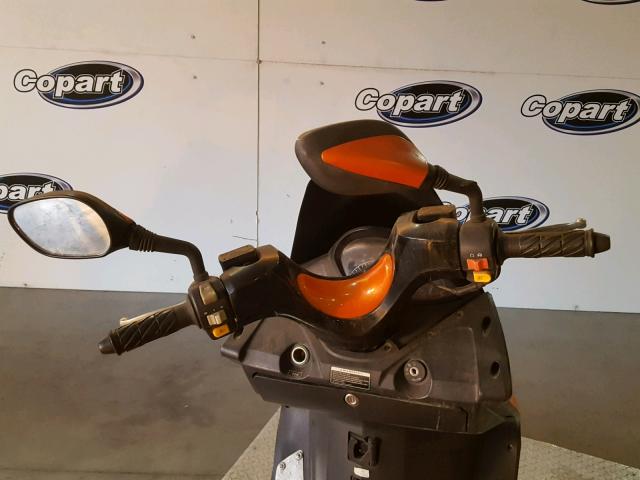 L5YTCKPA081189990 - 2008 LANCIA SCOOTER ORANGE photo 5