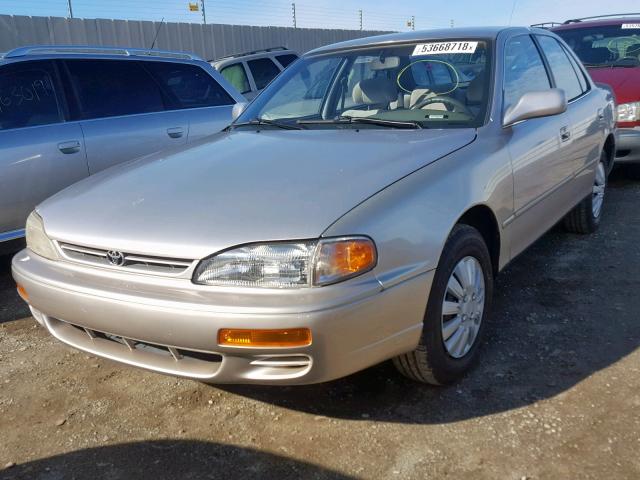 JT2BG12K1T0403765 - 1996 TOYOTA CAMRY DX BEIGE photo 2