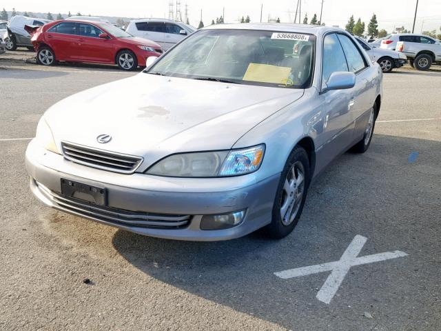 JT8BF28G210307335 - 2001 LEXUS ES 300 SILVER photo 2