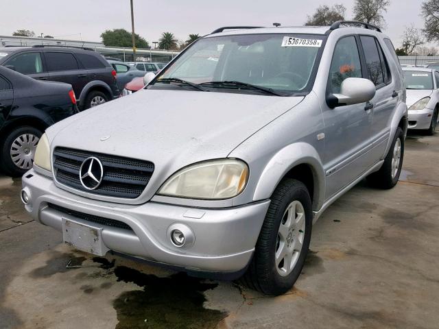 4JGAB72E51A257145 - 2001 MERCEDES-BENZ ML 430 SILVER photo 2