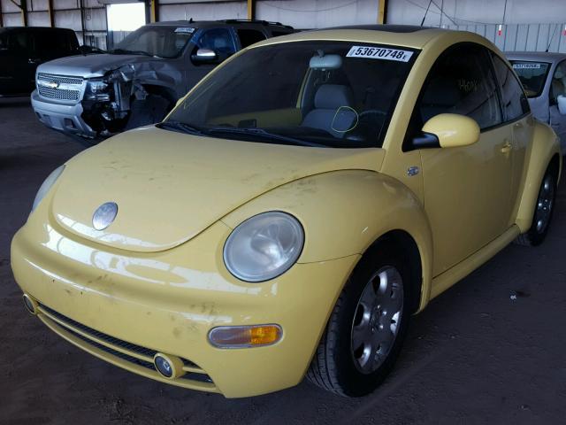 3VWCP21C23M422556 - 2003 VOLKSWAGEN NEW BEETLE YELLOW photo 2