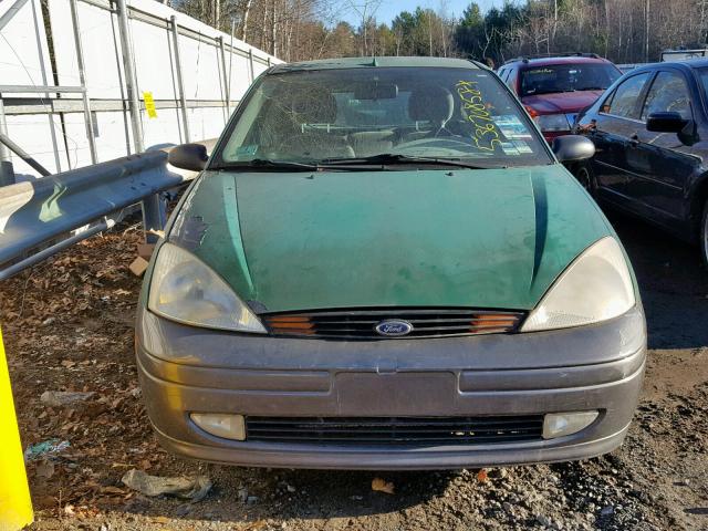 3FAFP31332R228444 - 2002 FORD FOCUS ZX3 GREEN photo 9