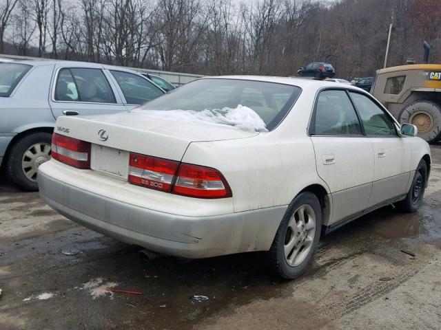 JT8BF28G510341530 - 2001 LEXUS ES 300 WHITE photo 4