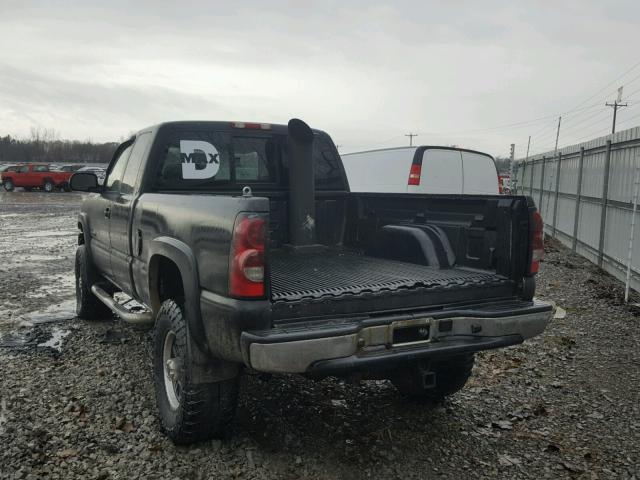 1GCHK29204E365641 - 2004 CHEVROLET SILVERADO BLACK photo 3