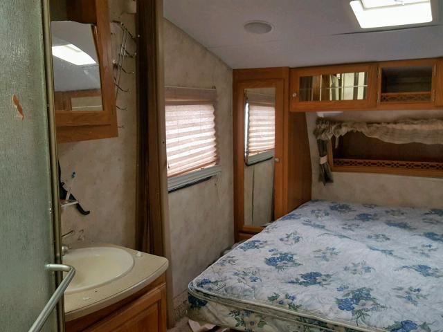 4X4FSRC2383000665 - 2008 SABR MOTORHOME TWO TONE photo 5