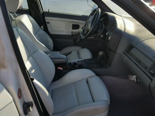 WBSCD0328WEE13676 - 1998 BMW M3 AUTOMAT WHITE photo 5