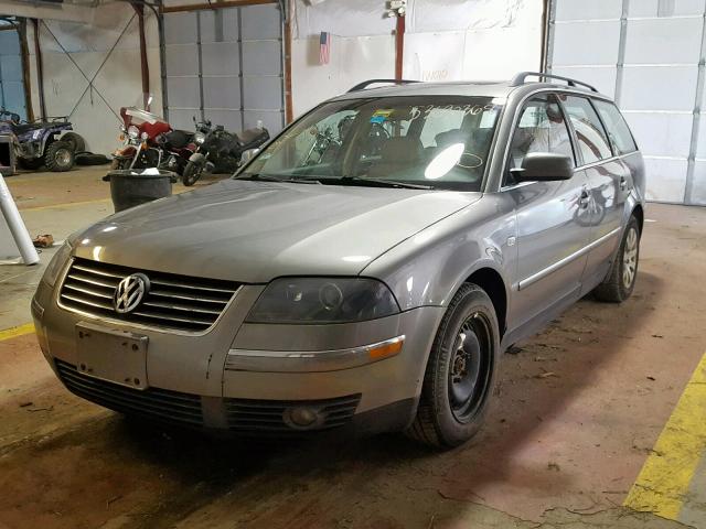 WVWVD63B61E171799 - 2001 VOLKSWAGEN PASSAT GLS GRAY photo 2