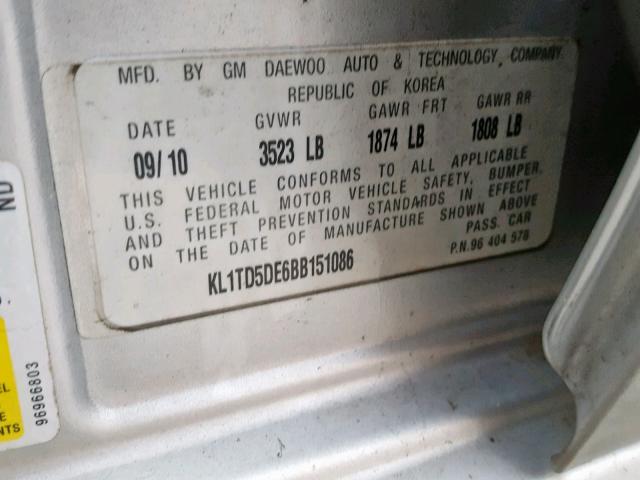 KL1TD5DE688151086 - 2011 CHEVROLET AVEO LS SILVER photo 10