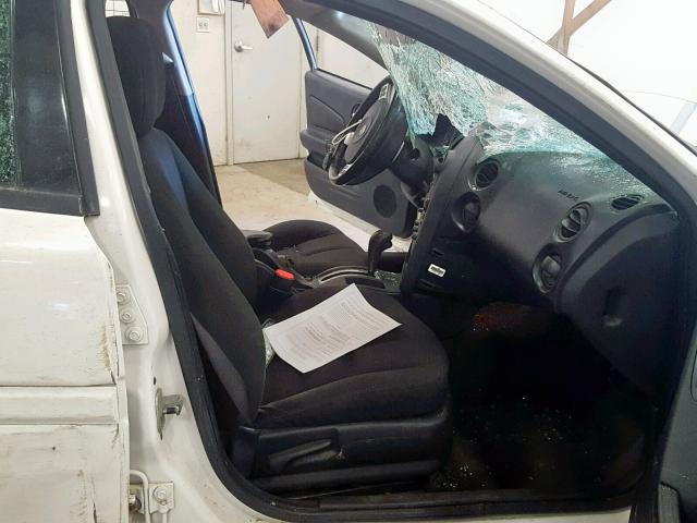 2G2WP552761247708 - 2006 PONTIAC GRAND PRIX WHITE photo 5