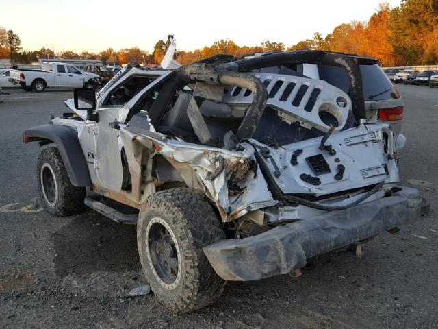 1J4FA24168L547994 - 2008 JEEP WRANGLER X SILVER photo 3