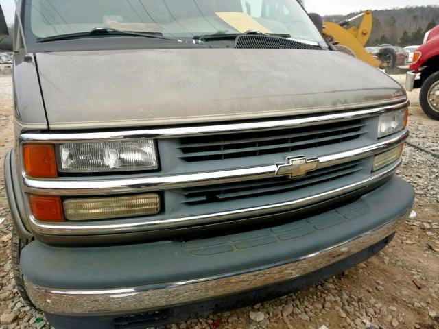 1GBFG15R9X1047538 - 1999 CHEVROLET EXPRESS G1 BROWN photo 9