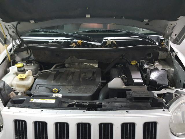 1J8FT47W68D789352 - 2008 JEEP COMPASS SP 银色 照片 7