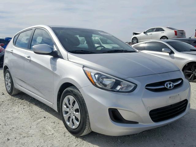 KMHCT5AE6HU315638 - 2017 HYUNDAI ACCENT SE SILVER photo 1