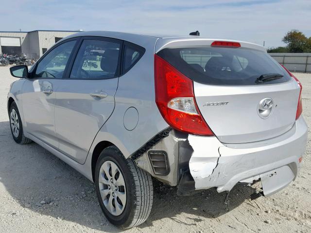 KMHCT5AE6HU315638 - 2017 HYUNDAI ACCENT SE SILVER photo 3