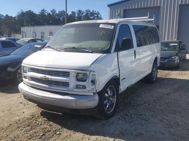 1GCEG15W9Y1221865 - 2000 CHEVROLET EXPRESS G1 WHITE photo 2