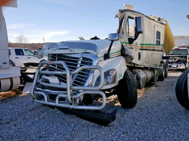 3AKJGLD62FSGB6351 - 2015 FREIGHTLINER CASCADIA 1 WHITE photo 2