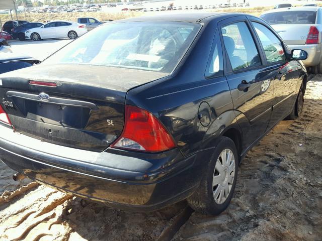 1FAFP34334W123926 - 2004 FORD FOCUS SE C BLACK photo 4