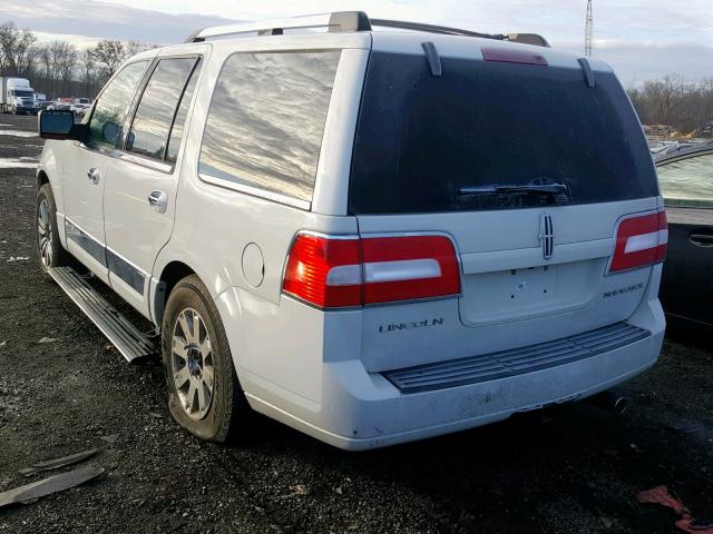 5LMFU28548LJ02916 - 2008 LINCOLN NAVIGATOR WHITE photo 3