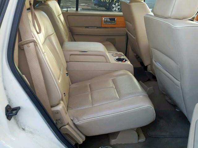 5LMFU28548LJ02916 - 2008 LINCOLN NAVIGATOR WHITE photo 6