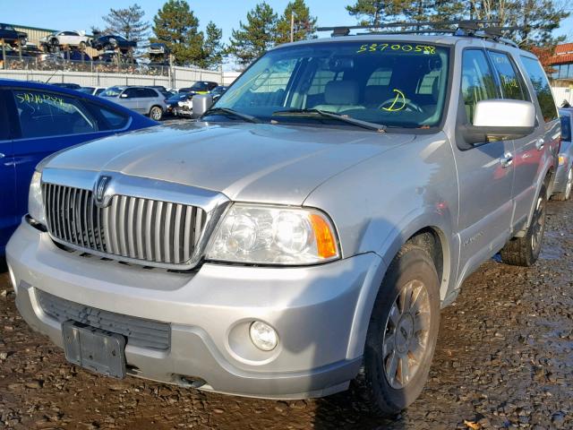 5LMFU28R84LJ14869 - 2004 LINCOLN NAVIGATOR SILVER photo 2