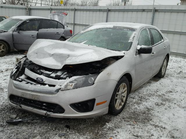 3FAHP0GA8AR429701 - 2010 FORD FUSION S SILVER photo 2