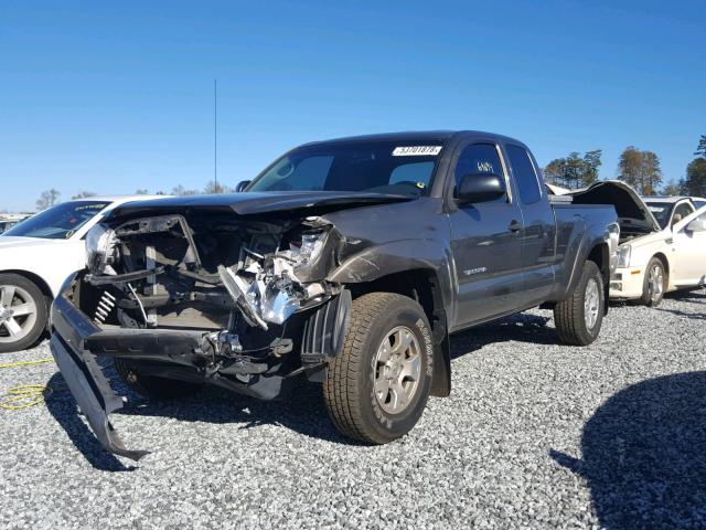 5TFTX4GN3DX015042 - 2013 TOYOTA TACOMA PRE GRAY photo 2