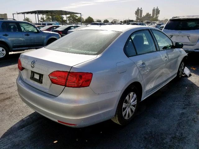 3VW2K7AJ3EM295065 - 2014 VOLKSWAGEN JETTA BASE 银色 照片 4
