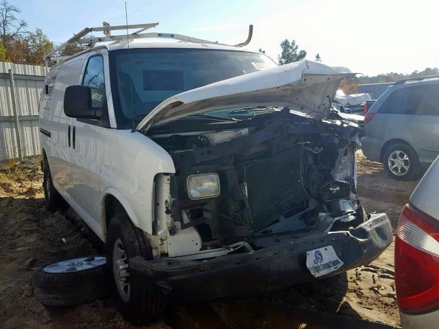 1GCGG25C381216231 - 2008 CHEVROLET EXPRESS G2 WHITE photo 1