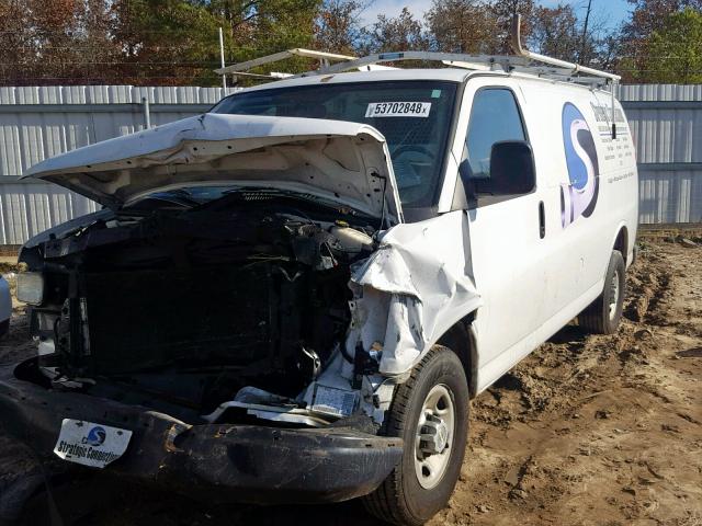 1GCGG25C381216231 - 2008 CHEVROLET EXPRESS G2 WHITE photo 2