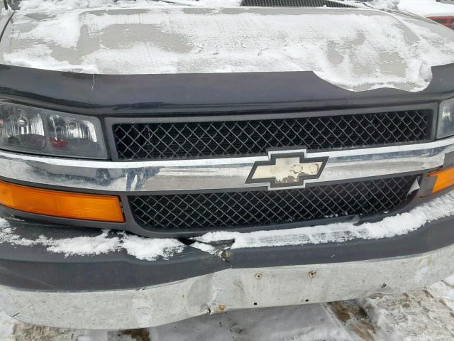 1GNFG15T441141725 - 2004 CHEVROLET EXPRESS G1 GOLD photo 9