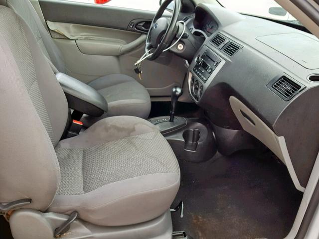 1FAFP31N07W167389 - 2007 FORD FOCUS ZX3 SILVER photo 5