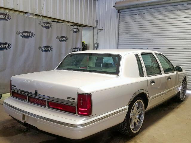 1LNLM82W5TY660229 - 1996 LINCOLN TOWN CAR S WHITE photo 4