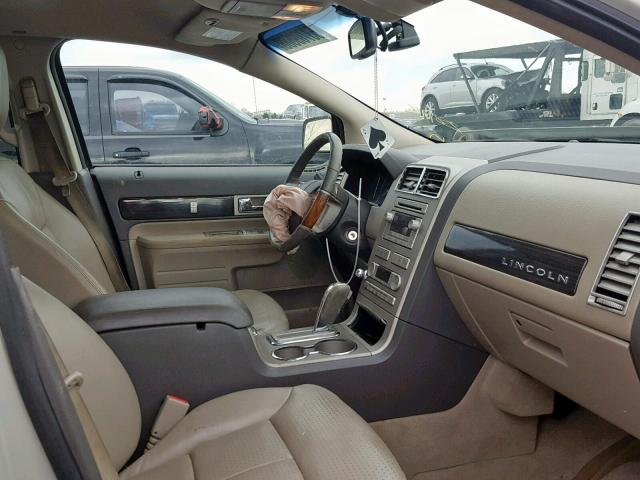 2LMDU68C17BJ25749 - 2007 LINCOLN MKX BEIGE photo 5