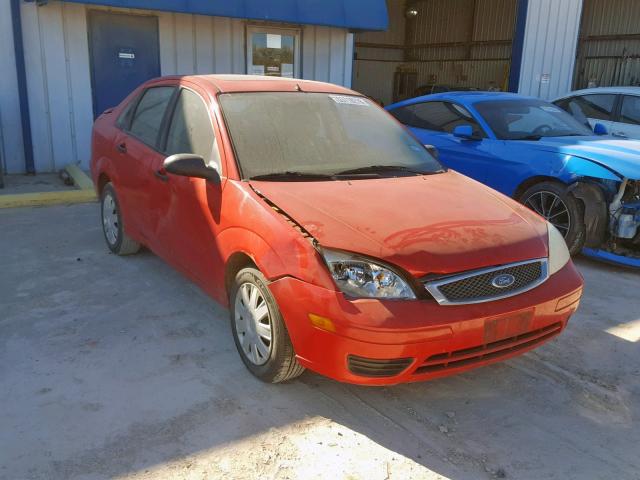 1FAHP34N85W318142 - 2005 FORD FOCUS ZX4 RED photo 1