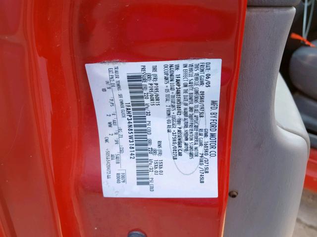 1FAHP34N85W318142 - 2005 FORD FOCUS ZX4 RED photo 10