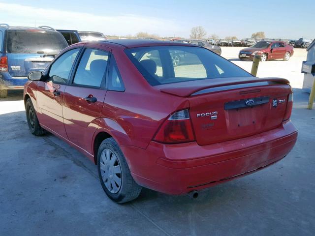 1FAHP34N85W318142 - 2005 FORD FOCUS ZX4 RED photo 3