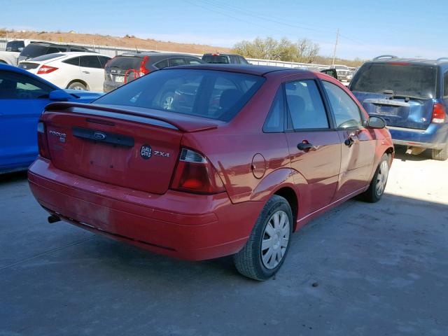 1FAHP34N85W318142 - 2005 FORD FOCUS ZX4 RED photo 4