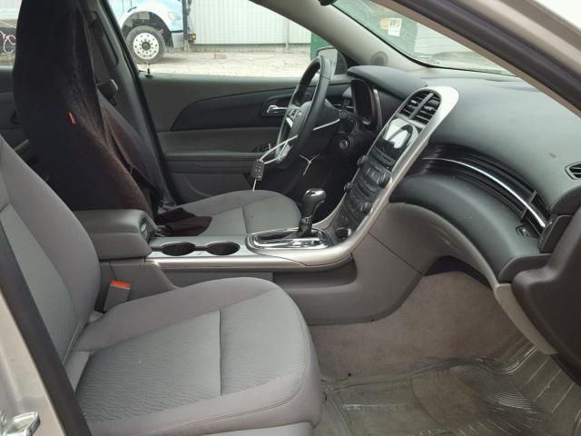 1G11B5SAXDF357781 - 2013 CHEVROLET MALIBU LS 银色 照片 5