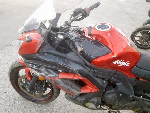 JKAEXEE11GDA22637 - 2016 KAWASAKI EX650 E RED photo 9