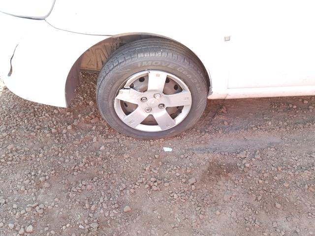 KL1TD56EX9B332599 - 2009 CHEVROLET AVEO LS WHITE photo 9