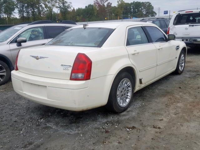 2C3KA43R76H153619 - 2006 CHRYSLER 300 WHITE photo 4