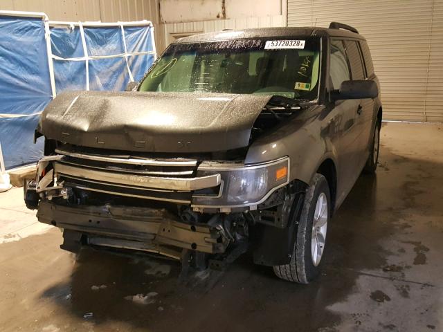 2FMGK5B84JBA02404 - 2018 FORD FLEX SE GRAY photo 2